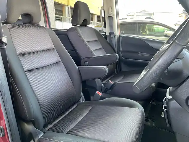 日産 セレナ ハイウェイスター Vセレクション 和歌山県 2018(平30)年 10.2万km マルーンレッド 2トーン 純正ナビ（MM517D-L)/（AM/FM/CD/DVD/SD/フルセグTV/Bluetooth/AUX）/ワンオーナー/両側パワースライドドア/全周囲カメラ/バックカメラ/クリアランスソナー/クルーズコントロール（追従なし）/デュアルバックドア/パーキングアシスト/前方ドライブレコーダー/アイドリングストップ/純正サンバイザー/２．３列目USBポート×２/2トーンカラー/保証書/取扱説明書