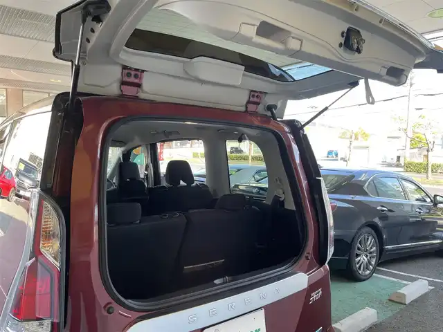 日産 セレナ ハイウェイスター Vセレクション 和歌山県 2018(平30)年 10.2万km マルーンレッド 2トーン 純正ナビ（MM517D-L)/（AM/FM/CD/DVD/SD/フルセグTV/Bluetooth/AUX）/ワンオーナー/両側パワースライドドア/全周囲カメラ/バックカメラ/クリアランスソナー/クルーズコントロール（追従なし）/デュアルバックドア/パーキングアシスト/前方ドライブレコーダー/アイドリングストップ/純正サンバイザー/２．３列目USBポート×２/2トーンカラー/保証書/取扱説明書