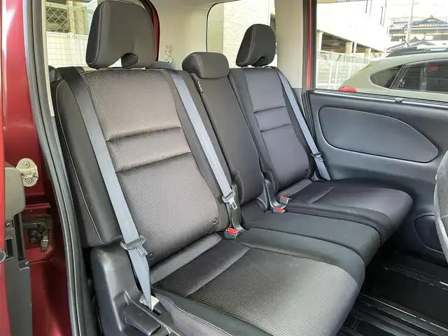 日産 セレナ ハイウェイスター Vセレクション 和歌山県 2018(平30)年 10.2万km マルーンレッド 2トーン 純正ナビ（MM517D-L)/（AM/FM/CD/DVD/SD/フルセグTV/Bluetooth/AUX）/ワンオーナー/両側パワースライドドア/全周囲カメラ/バックカメラ/クリアランスソナー/クルーズコントロール（追従なし）/デュアルバックドア/パーキングアシスト/前方ドライブレコーダー/アイドリングストップ/純正サンバイザー/２．３列目USBポート×２/2トーンカラー/保証書/取扱説明書