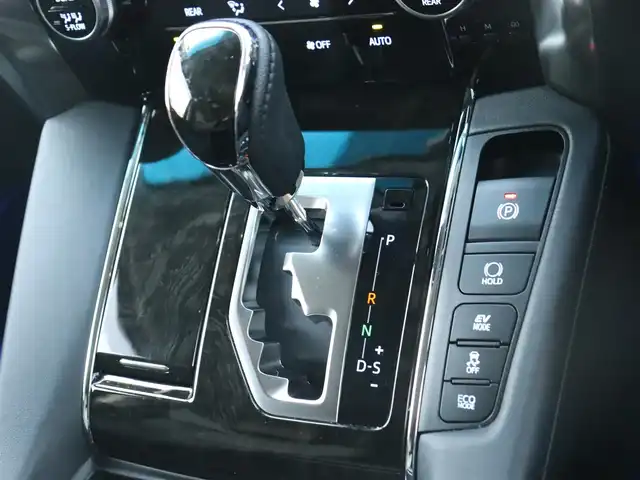 トヨタ ヴェルファイア ハイブリット ZR Gエディション 神奈川県 2016(平28)年 3.8万km ホワイトパールクリスタルシャイン モデリスタエアロ/モデリスタマフラー/寒冷地仕様/純正１０型ナビ/フルセグＴＶ/置くだけ充電/インテリアイルミネーション/ＴＶキャンセラー/ステアリングヒーター/前席シートヒーター/パワーバックドア/オートマチックハイビーム/ETC/両側パワースライドドア/黒革シート/クルーズコントロール