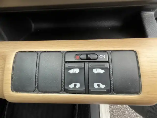 ホンダ ステップワゴン スパーダ S 福岡県 2012(平24)年 9.6万km プレミアムホワイトパール (株)IDOMが運営する【じしゃロン八幡西店】の自社ローン専用車両になります。こちらは現金またはオートローンご利用時の価格です。自社ローンご希望の方は別途その旨お申付け下さい/社外メモリナビ(AVIC-MRZ09)/【Bluetooth・DVD・CD・フルセグTV】/バックカメラ/ＥＴＣ/オートライト/フォグランプ　/ガラスルーフ/両側パワースライドドア　/純正アルミホイール/純正エアロ　/純正フロアマット　/100V電源