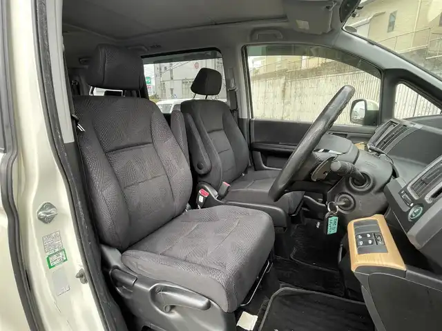 ホンダ ステップワゴン スパーダ S 福岡県 2012(平24)年 9.6万km プレミアムホワイトパール (株)IDOMが運営する【じしゃロン八幡西店】の自社ローン専用車両になります。こちらは現金またはオートローンご利用時の価格です。自社ローンご希望の方は別途その旨お申付け下さい/社外メモリナビ(AVIC-MRZ09)/【Bluetooth・DVD・CD・フルセグTV】/バックカメラ/ＥＴＣ/オートライト/フォグランプ　/ガラスルーフ/両側パワースライドドア　/純正アルミホイール/純正エアロ　/純正フロアマット　/100V電源