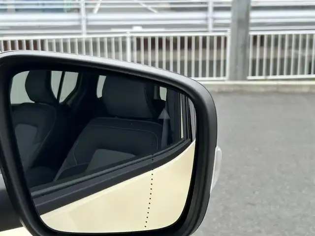 ルノー ルノー カングー クルール ディーゼル MT 群馬県 2025(令7)年 0.1万km ベージュ 140台限定車/ワンオーナー/ディーゼル/6MT/ルノーイージードライブ/・車線維持支援/・アダプティブクルーズコントロール/・衝突被害軽減ブレーキ/・車線逸脱警報/・駐車支援システム/純正ディスプレイオーディオ/（AM/FM/Bluetooth)/バックカメラ/置くだけ充電/ハーフレザーシート/両側スライドドア/ETC/アイドリングストップ/電動格納ミラー/オートエアコン/オートライト/革巻きステアリング/ステアリングスイッチ/純正ホイールキャップ積込み（未開封）/トノカバー/スペアキー×1/保証書/取説