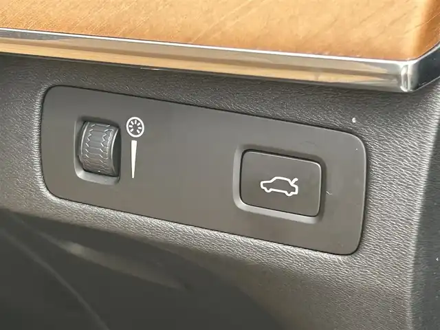 ボルボ ＸＣ９０ D5 AWD インスクリプション 福岡県 2020(令2)年 5.9万km Ｄグリーン アダプティブクルーズコントロール/インテリセーフ/パノラマサンルーフ/harman/kardon/ヘッドアップディスプレイ/茶革シート/全席シートヒーター/前席エアシート　/純正ナビ/全方位カメラ/フルセグTV/Bluetooth/Applecarplay/androidauto/LEDヘッドライト/前後ドライブレコーダー/純正19インチアルミホイール/ETC/取扱説明書/保証書