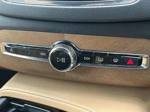 ボルボ ＸＣ９０ D5 AWD インスクリプション 福岡県 2020(令2)年 5.9万km Ｄグリーン アダプティブクルーズコントロール/インテリセーフ/パノラマサンルーフ/harman/kardon/ヘッドアップディスプレイ/茶革シート/全席シートヒーター/前席エアシート　/純正ナビ/全方位カメラ/フルセグTV/Bluetooth/Applecarplay/androidauto/LEDヘッドライト/前後ドライブレコーダー/純正19インチアルミホイール/ETC/取扱説明書/保証書
