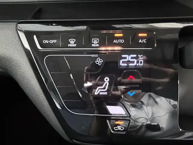 日産 デイズ 佐賀県 2020(令2)年 7.3万km ホワイトパール 純正９インチナビ【MM319D-L】/（TV/CD/DVD/BT/SD/AM・FM）/全方位カメラ/ドライブレコーダー/プロパイロット/衝突軽減システム/レーンキープアシスト/レーダークルーズコントロール/ＥＴＣ２．０/純正ＬＥＤライト/オートライト/純正アルミホイール/純正フロアマット/横滑り防止装置/盗難防止装置