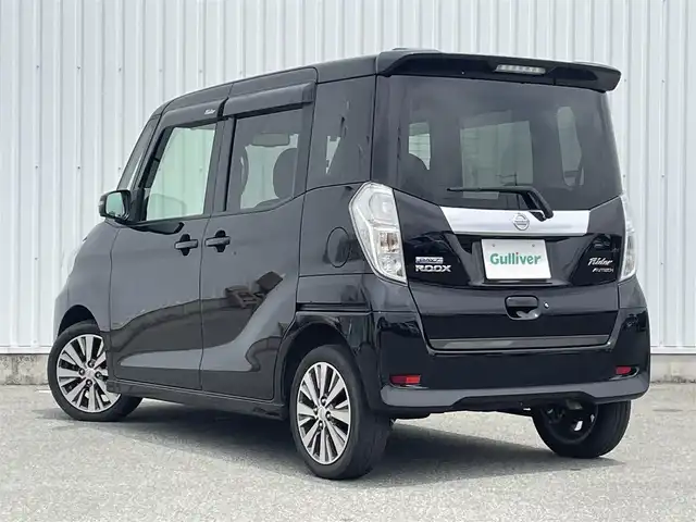 日産 デイズ ルークス ライダー Bライン HWSターボ 福岡県 2016(平28)年 6.7万km ブラック 純正ナビ（ＭＭ５１６Ｄ－Ｗ）　アラウンドビューモニター　エマージェンシーブレーキ　両側パワースライドドア　アイドリングストップ　ＬＥＤヘッドライト　ＥＴＣ　ＣＤ／ＤＶＤ　フルセグＴＶ　ブルートゥース