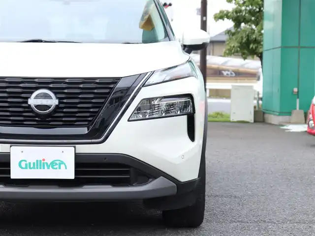 日産 エクストレイル X e－4ORCE 神奈川県 2022(令4)年 0.9万km ブリリアントホワイトパール ワンオーナー/ETC2.0 /ドラレコ前後/インテリジェントアラウンドビューモニター/ブラインドスポットモニター/純正メモリナビ/純正フルセグテレビ/バックカメラ/クルーズコントロール/プッシュスタート/運転席パワーシート/純正LEDヘッドライト/プロパイロット/メッキインサイドドアハンドル/12.3インチフルカラーディスプレイ/センタートレイ照明
