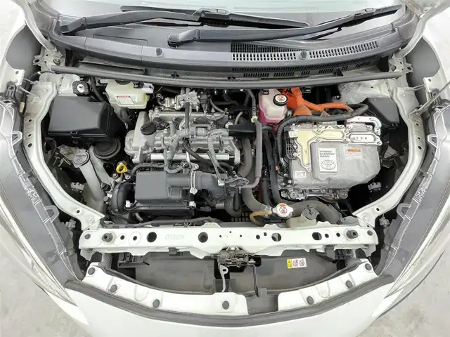 トヨタ アクア G ブラックソフトレザーセレ 千葉県 2019(平31)年 6.7万km ホワイトパールクリスタルシャイン ワンオーナー/禁煙車/トヨタセーフティセンス/・プリクラッシュセーフティ/・プリクラッシュセーフティブレーキ/・クリアランスソナー/・クルーズコントロール/・レーンディパーチャーアラート/純正9インチメモリナビ/・型番：NSZT-Y68T/・CD/DVD/USB/HDMI/Bluetooth/フルセグTV/・バックカメラ/・ビルトインETC2.0/革巻きステアリング/・ステアリングスイッチ/レザーシート/・DNシートヒーター/社外フロアマット/純正15インチAW/オートライト/・オートマチックハイビーム/・LEDヘッドライト/・LEDフォグランプ/電動格納ウインカーミラー/プッシュスタート/・スマートキー/・スペアキー