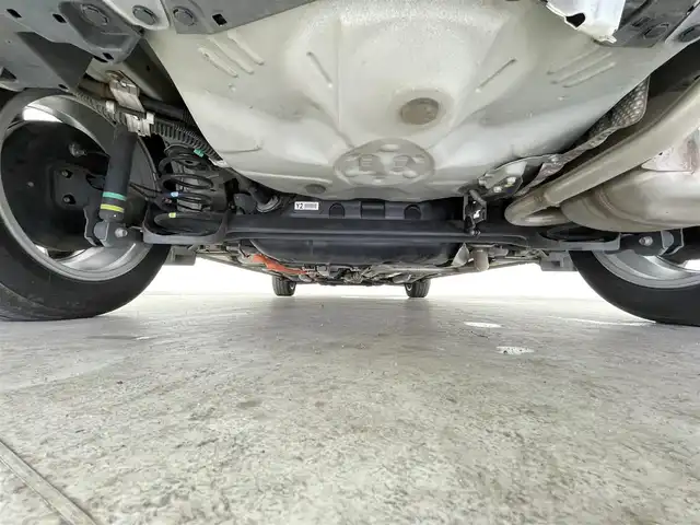 トヨタ アクア G ブラックソフトレザーセレ 千葉県 2019(平31)年 6.7万km ホワイトパールクリスタルシャイン ワンオーナー/禁煙車/トヨタセーフティセンス/・プリクラッシュセーフティ/・プリクラッシュセーフティブレーキ/・クリアランスソナー/・クルーズコントロール/・レーンディパーチャーアラート/純正9インチメモリナビ/・型番：NSZT-Y68T/・CD/DVD/USB/HDMI/Bluetooth/フルセグTV/・バックカメラ/・ビルトインETC2.0/革巻きステアリング/・ステアリングスイッチ/レザーシート/・DNシートヒーター/社外フロアマット/純正15インチAW/オートライト/・オートマチックハイビーム/・LEDヘッドライト/・LEDフォグランプ/電動格納ウインカーミラー/プッシュスタート/・スマートキー/・スペアキー