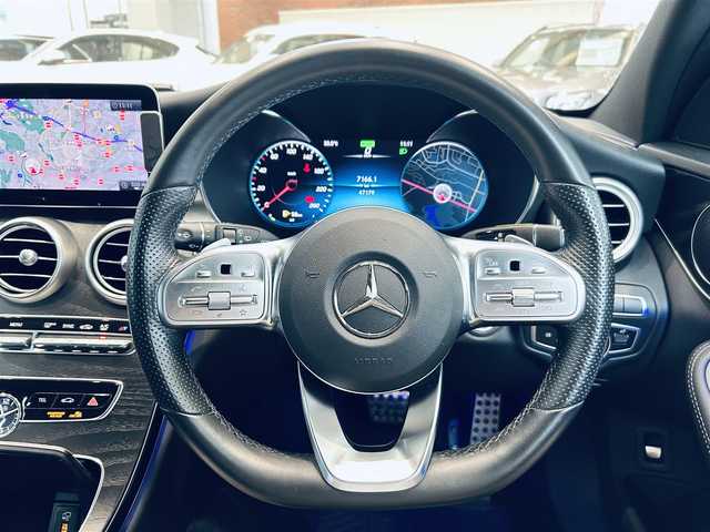メルセデス・ベンツ Ｃ２００ ワゴン ローレウスエディション 大阪府 2020(令2)年 4.8万km オブシディアンブラック ワンオーナー/レーダーセーフティ/HUD/ACC/黒革/メモリ付きパワーシート/シートヒーター/純正ナビ/TV/バックカメラ/applecarplay/純正18インチAW/LEDヘッドライト/アンビエントライト/電動リアゲート/ワイヤレス充電/ブラインドスポット
