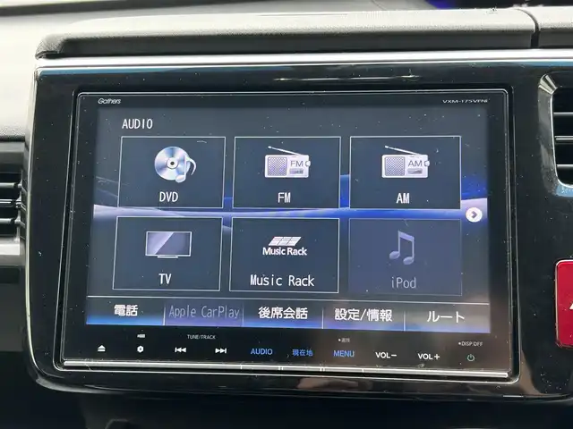 ホンダ ステップワゴン スパーダ クールスピリット 埼玉県 2017(平29)年 10.2万km ホワイトオーキッドパール ワンオーナー/Honda SENSING/・衝突軽減ブレーキ (CMBS)/・路外逸脱抑制機能/・渋滞追従機能付アダプティブクルーズコントロール/　 (ACC)/・車線維持支援システム (LKAS)/純正9インチメモリナビ　（VXM-175VFNi）/DTV/CD/DVD/BT/USB/iPod/AUX/AppleCarPlay/SD/SDREC/両側パワースライドドア/パドルシフト/前席ヒートシーター/純正ビルトインETC　/社外前後ドライブレコーダー（CSD-790FHG）/スマートキー/スペアキー/VSA（ビークルスタビリティアシスト）/　・ABS機能　/　・TCS（トラクションコントロールシステム）機能/　・横滑り抑制機能/盗難防止装置　/アイドリングストップ