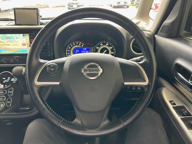 日産 デイズ ルークス ハイウェイスターX Gパッケージ 宮城県 2014(平26)年 5.1万km プレミアムパープルP ワンオーナー/純正メモリナビ/DVD/CD/BT/FM/AM/AUX/USB/i Pod/フルセグTV/全方位バックカメラ/両側パワースライドドア/ステアリングスイッチ/純正夏タイヤ15インチ/純正フロアマット/アイドリングストップ/ウィンカードアミラー/プッシュスタート/保証書・記録簿