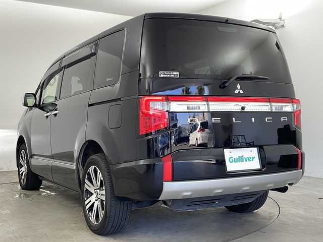 三菱 デリカＤ：５ P 兵庫県 2023(令5)年 1.9万km アメジストブラック ・純正10インチナビ/CD/DVD/USB/Bluetooth/TV/・全方位カメラ/・ステアリングヒーター/・前席シートヒーター/・両側パワースライドドア/・パワーバックドア/・e-Assist/・衝突被害軽減システム/・誤発進抑制機能/・車線逸脱警報システム/・ブラインドスポットモニター/・レーンチェンジアシスト機能/・リヤクロストラフィックアラート/・レーダークルーズコントロール/・ブラインドソナー/・電動サイドステップ/・ドライブレコーダー/・ETC/・LEDヘッドランプ/・18インチ純正アルミホイール/・フロアマット