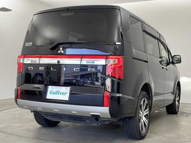 三菱 デリカＤ：５ P 兵庫県 2023(令5)年 1.9万km アメジストブラック ・純正10インチナビ/CD/DVD/USB/Bluetooth/TV/・全方位カメラ/・ステアリングヒーター/・前席シートヒーター/・両側パワースライドドア/・パワーバックドア/・e-Assist/・衝突被害軽減システム/・誤発進抑制機能/・車線逸脱警報システム/・ブラインドスポットモニター/・レーンチェンジアシスト機能/・リヤクロストラフィックアラート/・レーダークルーズコントロール/・ブラインドソナー/・電動サイドステップ/・ドライブレコーダー/・ETC/・LEDヘッドランプ/・18インチ純正アルミホイール/・フロアマット