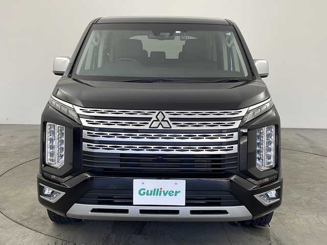 三菱 デリカＤ：５ P 兵庫県 2023(令5)年 1.9万km アメジストブラック ・純正10インチナビ/CD/DVD/USB/Bluetooth/TV/・全方位カメラ/・ステアリングヒーター/・前席シートヒーター/・両側パワースライドドア/・パワーバックドア/・e-Assist/・衝突被害軽減システム/・誤発進抑制機能/・車線逸脱警報システム/・ブラインドスポットモニター/・レーンチェンジアシスト機能/・リヤクロストラフィックアラート/・レーダークルーズコントロール/・ブラインドソナー/・電動サイドステップ/・ドライブレコーダー/・ETC/・LEDヘッドランプ/・18インチ純正アルミホイール/・フロアマット