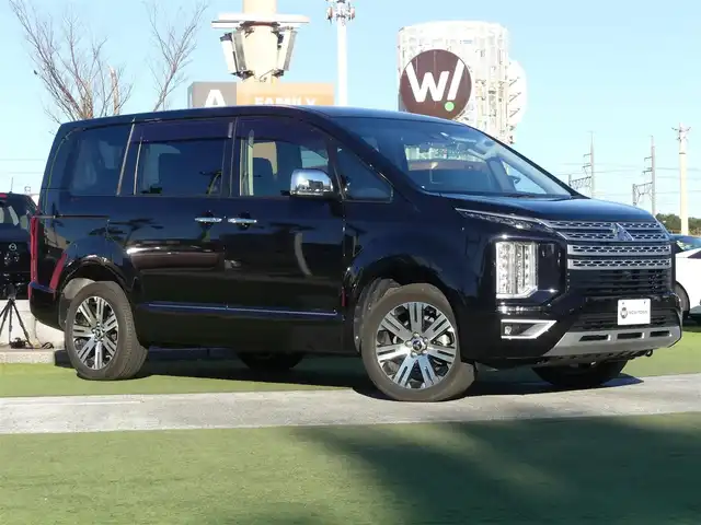 三菱 デリカＤ：５ P 千葉県 2023(令5)年 1.9万km アメジストブラック ・純正10インチナビ/CD/DVD/USB/Bluetooth/TV/・全方位カメラ/・ステアリングヒーター/・前席シートヒーター/・両側パワースライドドア/・パワーバックドア/・e-Assist/・衝突被害軽減システム/・誤発進抑制機能/・車線逸脱警報システム/・ブラインドスポットモニター/・レーンチェンジアシスト機能/・リヤクロストラフィックアラート/・レーダークルーズコントロール/・ブラインドソナー/・電動サイドステップ/・ドライブレコーダー/・ETC/・LEDヘッドランプ/・18インチ純正アルミホイール/・フロアマット