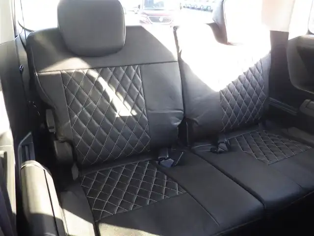 三菱 デリカＤ：５ P 千葉県 2023(令5)年 1.9万km アメジストブラック ・純正10インチナビ/CD/DVD/USB/Bluetooth/TV/・全方位カメラ/・ステアリングヒーター/・前席シートヒーター/・両側パワースライドドア/・パワーバックドア/・e-Assist/・衝突被害軽減システム/・誤発進抑制機能/・車線逸脱警報システム/・ブラインドスポットモニター/・レーンチェンジアシスト機能/・リヤクロストラフィックアラート/・レーダークルーズコントロール/・ブラインドソナー/・電動サイドステップ/・ドライブレコーダー/・ETC/・LEDヘッドランプ/・18インチ純正アルミホイール/・フロアマット