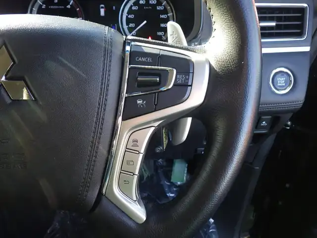 三菱 デリカＤ：５ P 千葉県 2023(令5)年 1.9万km アメジストブラック ・純正10インチナビ/CD/DVD/USB/Bluetooth/TV/・全方位カメラ/・ステアリングヒーター/・前席シートヒーター/・両側パワースライドドア/・パワーバックドア/・e-Assist/・衝突被害軽減システム/・誤発進抑制機能/・車線逸脱警報システム/・ブラインドスポットモニター/・レーンチェンジアシスト機能/・リヤクロストラフィックアラート/・レーダークルーズコントロール/・ブラインドソナー/・電動サイドステップ/・ドライブレコーダー/・ETC/・LEDヘッドランプ/・18インチ純正アルミホイール/・フロアマット