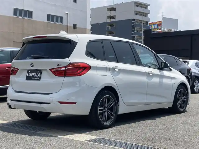 ＢＭＷ ２１８ｉ グランツアラー スポーツ 熊本県 2018(平30)年 4.7万km アルピンホワイトⅢ ・スマートキー/・プッシュスタート/・インテリジェントセーフティ/・パーキングアシスト/・PDC自動起動/・クルーズコントロール(追従式)/・ハーフレザーシート/・前席シートヒーター /・純正HDDナビ/　【DVD・Bluetooth・USB・MSV】/・バックカメラ/・ETC/・ドライブレコーダー(前方録画)/・LEDヘッドランプ/・LEDフォグランプ/・純正マット