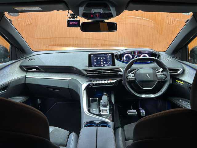 プジョー ３００８ GT ブルー HDi 千葉県 2021(令3)年 4.7万km プラチナグレー パノラマＳＲ　/ＡＣＣ　/半革　/ＴＶ　/Ｂカメラ　/ＣａｒＰｌａｙ　/Ｂｌｕｅｔｏｏｔｈ接続　/ハンズフリーパワーバックドア　/シートヒーター　/ＬＥＤライト　/オートハイビーム　/衝突軽減Ｂ　/ＢＳＭ　/ＬＫＡ　/ドラレコ