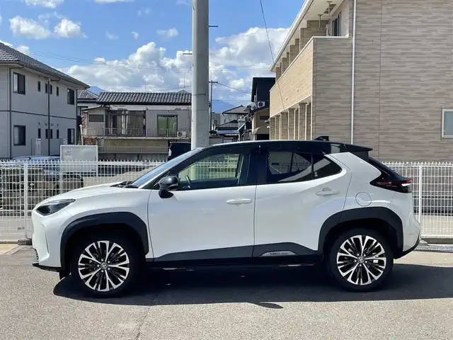 トヨタ ヤリスクロス ハイブリッド Z 福島県 2020(令2)年 3.6万km ブラックマイカ/ホワイトパールクリスタルシャイン 2トーン ワンオーナー/純正ディスプレイオーディオ/ラジオ/BT/USB/Miracast/フルセグTV/純正18インチAW(社外AW＋冬タイヤ積込)/Toyota Safety Sense/レーダークルーズコントロール/プリクラッシュセーフティ/パノラミックビューモニター/ブラインドスポットモニター/クリアランスソナー/ハーフレザーシート/パワーシート/シートヒーター/オートハイビーム/LEDヘッドライト/ビルトインETC 2.0/USB充電ポート/ドライブレコーダー/プッシュスタート/ドアバイザー/フロアマット