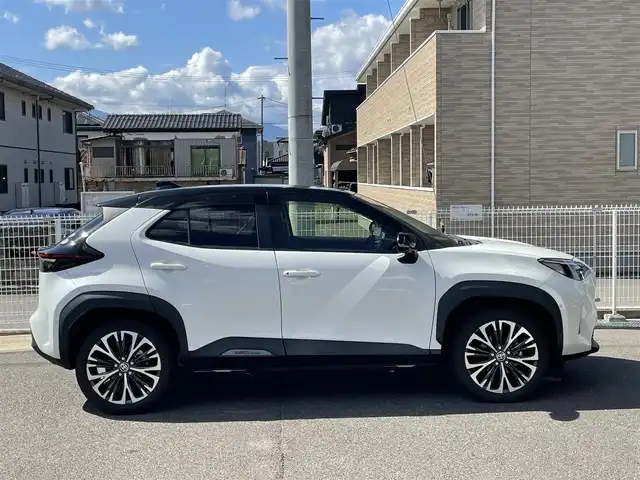 トヨタ ヤリスクロス ハイブリッド Z 福島県 2020(令2)年 3.6万km ブラックマイカ/ホワイトパールクリスタルシャイン 2トーン ワンオーナー/純正ディスプレイオーディオ/ラジオ/BT/USB/Miracast/フルセグTV/純正18インチAW(社外AW＋冬タイヤ積込)/Toyota Safety Sense/レーダークルーズコントロール/プリクラッシュセーフティ/パノラミックビューモニター/ブラインドスポットモニター/クリアランスソナー/ハーフレザーシート/パワーシート/シートヒーター/オートハイビーム/LEDヘッドライト/ビルトインETC 2.0/USB充電ポート/ドライブレコーダー/プッシュスタート/ドアバイザー/フロアマット