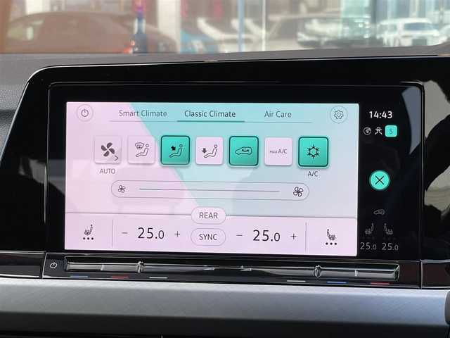 フォルクスワーゲン ＶＷ ゴルフ TDI アクティブアドバンス 鹿児島県 2023(令5)年 1.8万km 黒 ワンオーナー /純正ナビ/バックカメラ/Bluetoothオーディオ/前後ドライブレコーダー/追従型クルーズコントロール/前席シートヒーター/ステアリングヒーター/レーンキープアシスト/リヤトラフィックアラート/サイドアシスト/ETC2.0/コーナーセンサー/プッシュスタート/スマートキー/USB端子/アイドリングストップ/新車時保証書/取扱説明書/記録簿R6.R7あり
