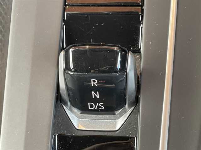 フォルクスワーゲン ＶＷ ゴルフ TDI アクティブアドバンス 鹿児島県 2023(令5)年 1.8万km 黒 ワンオーナー /純正ナビ/バックカメラ/Bluetoothオーディオ/前後ドライブレコーダー/追従型クルーズコントロール/前席シートヒーター/ステアリングヒーター/レーンキープアシスト/リヤトラフィックアラート/サイドアシスト/ETC2.0/コーナーセンサー/プッシュスタート/スマートキー/USB端子/アイドリングストップ/新車時保証書/取扱説明書/記録簿R6.R7あり