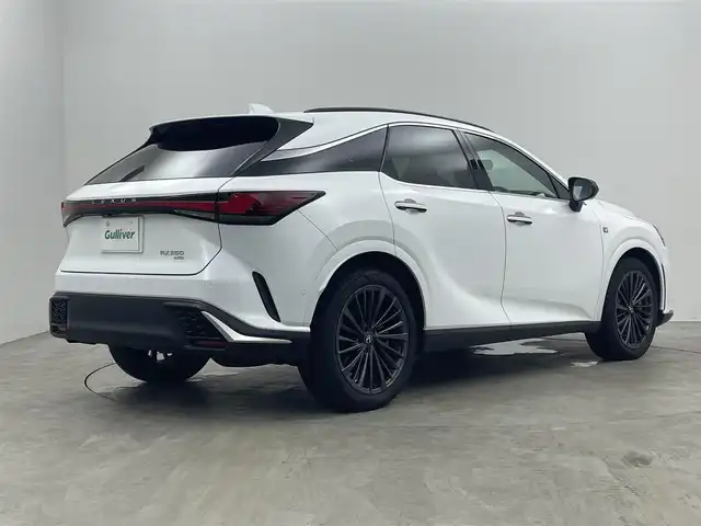 レクサス ＲＸ 350 Fスポーツ 埼玉県 2024(令6)年 2.2万km ホワイトノーヴァガラスフレーク パノラマルーフ　メーカーナビ　パノラミックビューモニター　ＢＳＭ　ＨＵＤ　赤ハーフレザー　デジタルインナーミラー　ビルトインＥＴＣ２．０　メモリシート　ステアリングヒーター　オレンジブレーキャリパー