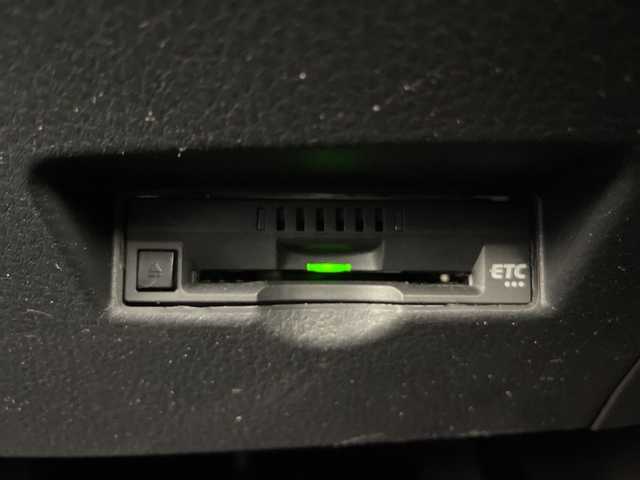 トヨタ Ｃ－ＨＲ G－T 道央・札幌 2017(平29)年 3.8万km センシュアルレッドマイカ ・４WD/ターボ/寒冷地仕様/・トヨタセーフティセンス/・プリクラッシュセーフティ/・レーダークルーズコントロール/・純正9インチディーラーOPナビ/・DVD.CD.SD.Bluetooth.フルセグ/・バックカメラ/・レザーシート/D.N席シートヒーター/・ブラインドスポットモニター/・LEDライト/オートハイビーム/・ドライブレコーダー/・ビルトインETC/・スマートキー/プッシュスタート