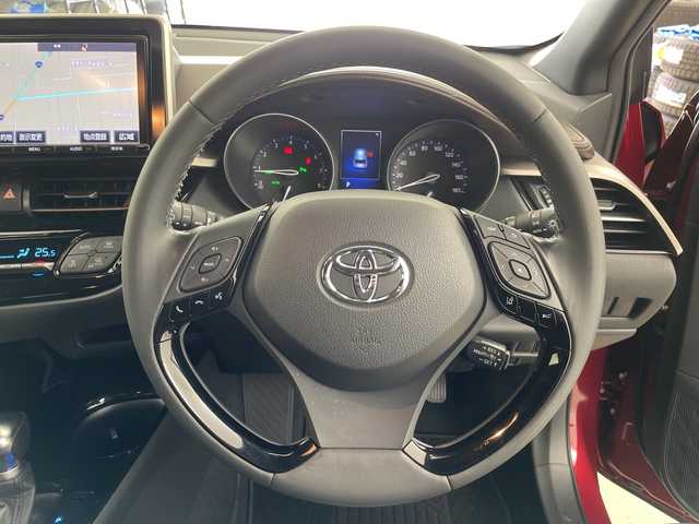 トヨタ Ｃ－ＨＲ G－T 道央・札幌 2017(平29)年 3.8万km センシュアルレッドマイカ ・４WD/ターボ/寒冷地仕様/・トヨタセーフティセンス/・プリクラッシュセーフティ/・レーダークルーズコントロール/・純正9インチディーラーOPナビ/・DVD.CD.SD.Bluetooth.フルセグ/・バックカメラ/・レザーシート/D.N席シートヒーター/・ブラインドスポットモニター/・LEDライト/オートハイビーム/・ドライブレコーダー/・ビルトインETC/・スマートキー/プッシュスタート