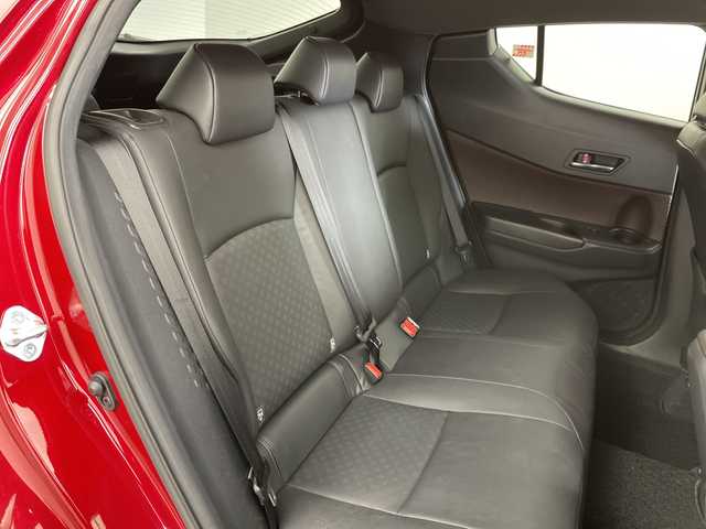 トヨタ Ｃ－ＨＲ G－T 道央・札幌 2017(平29)年 3.8万km センシュアルレッドマイカ ・４WD/ターボ/寒冷地仕様/・トヨタセーフティセンス/・プリクラッシュセーフティ/・レーダークルーズコントロール/・純正9インチディーラーOPナビ/・DVD.CD.SD.Bluetooth.フルセグ/・バックカメラ/・レザーシート/D.N席シートヒーター/・ブラインドスポットモニター/・LEDライト/オートハイビーム/・ドライブレコーダー/・ビルトインETC/・スマートキー/プッシュスタート