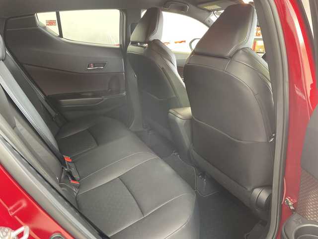 トヨタ Ｃ－ＨＲ G－T 道央・札幌 2017(平29)年 3.8万km センシュアルレッドマイカ ・４WD/ターボ/寒冷地仕様/・トヨタセーフティセンス/・プリクラッシュセーフティ/・レーダークルーズコントロール/・純正9インチディーラーOPナビ/・DVD.CD.SD.Bluetooth.フルセグ/・バックカメラ/・レザーシート/D.N席シートヒーター/・ブラインドスポットモニター/・LEDライト/オートハイビーム/・ドライブレコーダー/・ビルトインETC/・スマートキー/プッシュスタート