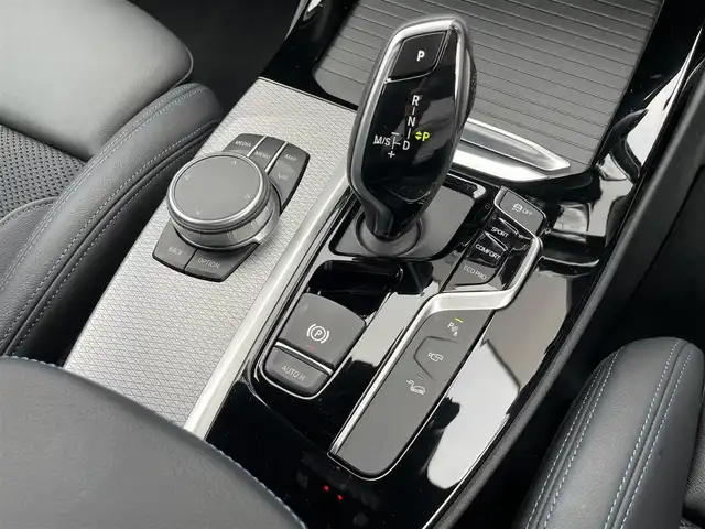 ＢＭＷ Ｘ３ xDrive20d Mスポーツ 香川県 2021(令3)年 3.1万km 白 インテリジェントセーフティー/レーンアシスト/ブラインドスポットモニター/F/Rドライブレコーダー/ハーフレザーシート/D/Nシートヒーター/純正ナビ/地デジ/BT/USB/AppleCarPlay/ワイヤレス充電/ヘッドアップディスプレイ/スマートキー/ACC/パドルシフト/純正19インチアルミ/コーナーセンサー/全方位/バックカメラ
