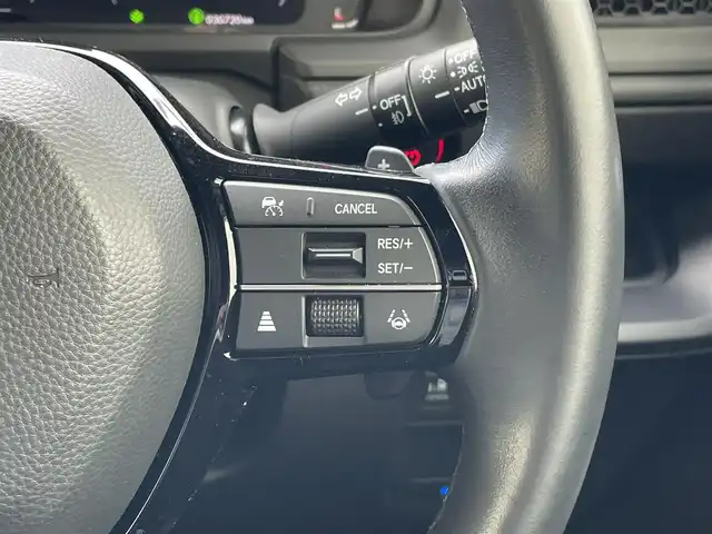 ホンダ ステップワゴン スパーダ eHEV プレミアムライン 東京都 2023(令5)年 3.1万km プラチナホワイトパール 純正11.4型ホンダコネクトナビ＆地デジ/・BluetoothＡｕｄｉｏ/USB/・AppleCarPlay＆AndroidAuto/・ＣＤ/DVD再生可/ＬＥＤヘッドライト/マルチビューカメラ/ホンダセンシング/（安全運転支援システム）/・衝突軽減ブレーキ/・後方誤発進抑制機能/・歩行者事故低減ステアリング/・渋滞追従機能付きアダプティブクルーズコントロール/・車線維持支援システム/・先行車発進お知らせ機能/・オートハイビーム/・誤発進抑制機能/・近距離衝突軽減ブレーキ/・路外逸脱抑制機能/・標識認識機能/ブラインドスポット/パーキングセンサー/シートヒーター/両側電動スライドドア/パワーバックドア/ETC/スマートキー