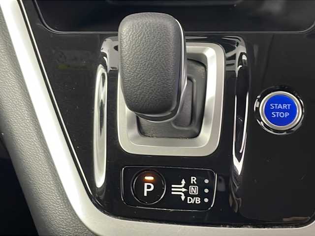 日産 セレナ e－パワー ハイウェイスター V 埼玉県 2018(平30)年 3.5万km マルーンレッド 純正９インチナビ　MM517D-L/全方位カメラ/両側パワースライドドア/前方ドライブレコーダー/ハンドルヒーター/クルーズコントロール/エマージェンシーブレーキ/パーキングアシスト/コーナーセンサー/レーンキープアシスト/横滑り防止装置/社外ビルトインＥＴＣ/前席シートヒーター　/衝突軽減ブレーキ/ロールサンシェード/純正フロアマット/純正アルミホイール