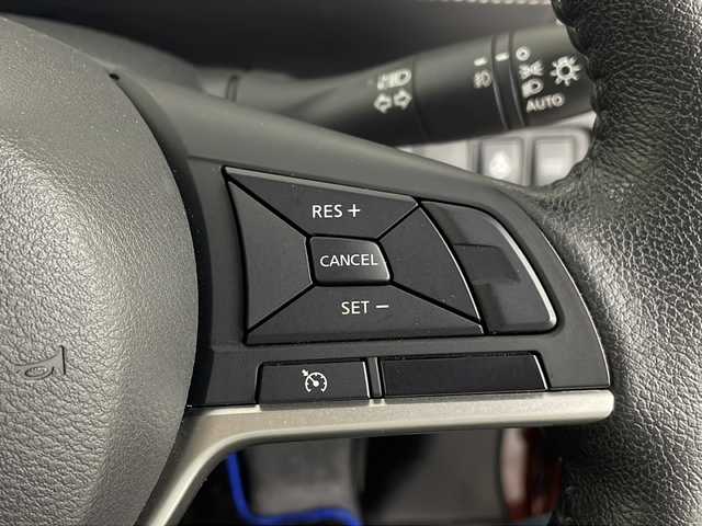 日産 セレナ e－パワー ハイウェイスター V 埼玉県 2018(平30)年 3.5万km マルーンレッド 純正９インチナビ　MM517D-L/全方位カメラ/両側パワースライドドア/前方ドライブレコーダー/ハンドルヒーター/クルーズコントロール/エマージェンシーブレーキ/パーキングアシスト/コーナーセンサー/レーンキープアシスト/横滑り防止装置/社外ビルトインＥＴＣ/前席シートヒーター　/衝突軽減ブレーキ/ロールサンシェード/純正フロアマット/純正アルミホイール