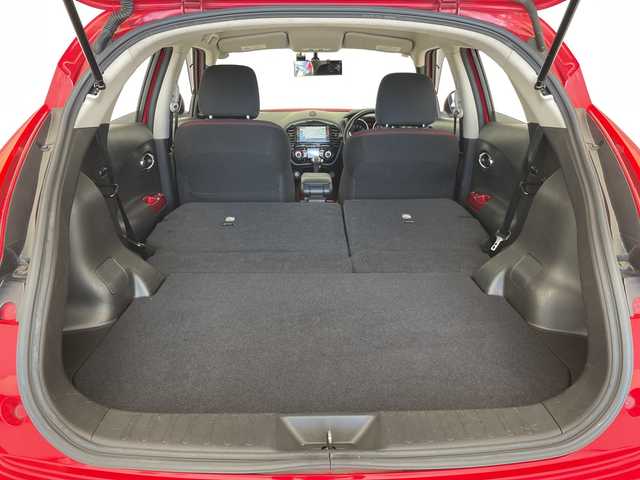 日産 ジューク 15RX パーソナライズパック 愛知県 2013(平25)年 7.2万km パッションレッド SDナビ/バックカメラ/純正アルミホイール/オートライト/ドライブレコーダー/ETC/ワンセグ/CD DVD/Bluetooth/ステアリングスイッチ/スマートキー/プッシュスタート