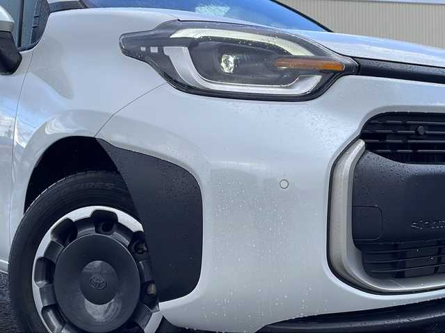 トヨタ シエンタ ハイブリッド Z 道北・旭川 2024(令6)年 0.8万km プラチナホワイトパールマイカ /4WD//禁煙車//寒冷地仕様//純正ディスプレイオーディオプラス//BT/USB/フルセグ//パノラミックビューモニター//トヨタセーフティセンス//PCS/LDA/ACC/BSM/PDA/PKSB/RSA//クリアランスソナー//両側パワースライドドア//オートハイビーム//オートライト//LEDヘッドライト//ビルトインETC//オートリトラミラー//フロントデアイサー//サンシェード//ミラーヒーター//純正フロアマット