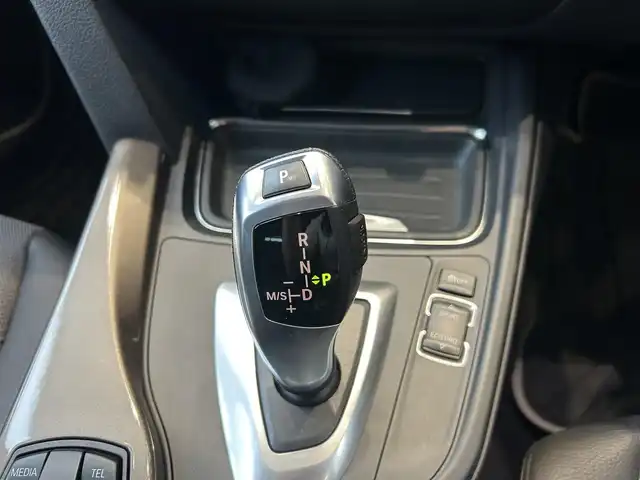 ＢＭＷ ３２０ｉ ツーリング 大阪府 2014(平26)年 5.9万km ゴールド 純正ナビ/バックカメラ/純正17インチAW/HIDヘッドライト/クリアランスソナー/ルーフレール/ハーフ革/パワーシート/Dシートメモリ/クルコン