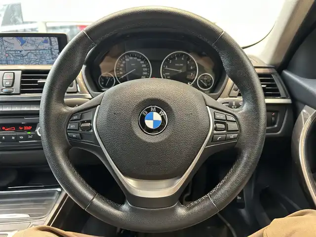 ＢＭＷ ３２０ｉ ツーリング 大阪府 2014(平26)年 5.9万km ゴールド 純正ナビ/バックカメラ/純正17インチAW/HIDヘッドライト/クリアランスソナー/ルーフレール/ハーフ革/パワーシート/Dシートメモリ/クルコン