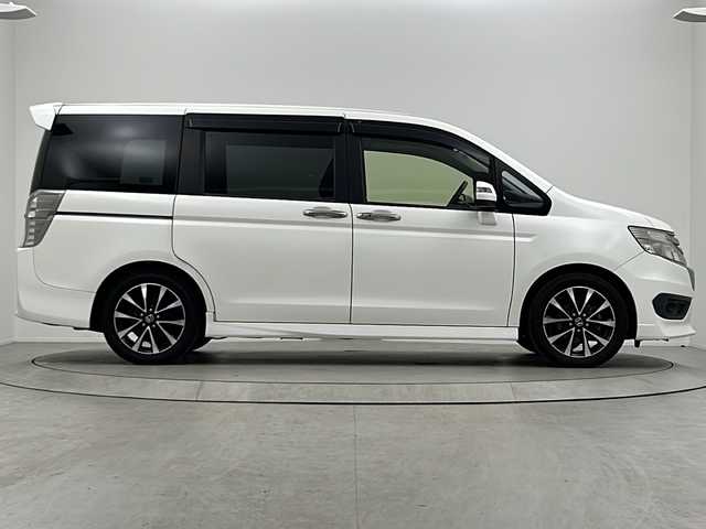 ホンダ ステップワゴン スパーダ Z クールスピリット 大阪府 2014(平26)年 6.2万km ホワイトオーキッドパール 純正９型ナビ（VXM-155VFNi）/（ＣＤ　ＤＶＤ　ＳＤ　ＵＳＢ　ＢＴ　フルセグＴＶ）/フリップダウンモニター　/バックカメラ　/ビルトインＥＴＣ　/両側パワースライドドア　/クルーズコントロール　/アイドリングストップ　/ハーフレーザーシート　/ＨＩＤ/スマートキー/スペアキーあり/純正フロアマット
