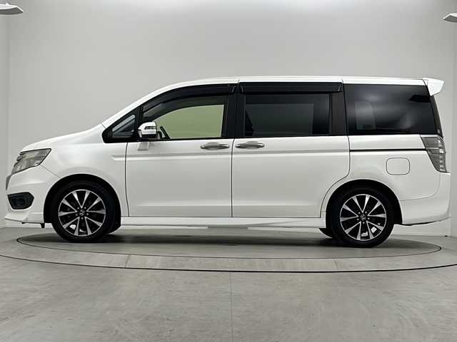 ホンダ ステップワゴン スパーダ Z クールスピリット 大阪府 2014(平26)年 6.2万km ホワイトオーキッドパール 純正９型ナビ（VXM-155VFNi）/（ＣＤ　ＤＶＤ　ＳＤ　ＵＳＢ　ＢＴ　フルセグＴＶ）/フリップダウンモニター　/バックカメラ　/ビルトインＥＴＣ　/両側パワースライドドア　/クルーズコントロール　/アイドリングストップ　/ハーフレーザーシート　/ＨＩＤ/スマートキー/スペアキーあり/純正フロアマット