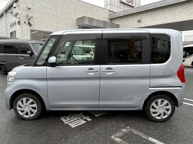 ダイハツ タント X 大分県 2014(平26)年 7.1万km ブライトシルバーメタリック ・1オーナー/・両側パワスラ/・純正ディーラーナビ(AVN-Z03iW)/BT/TV/DS//・ETC/・ドラレコ/・純正フロアマット/・電格ミラー/・オートLEDライト/・Pウィンドウ/・保証書・取説付