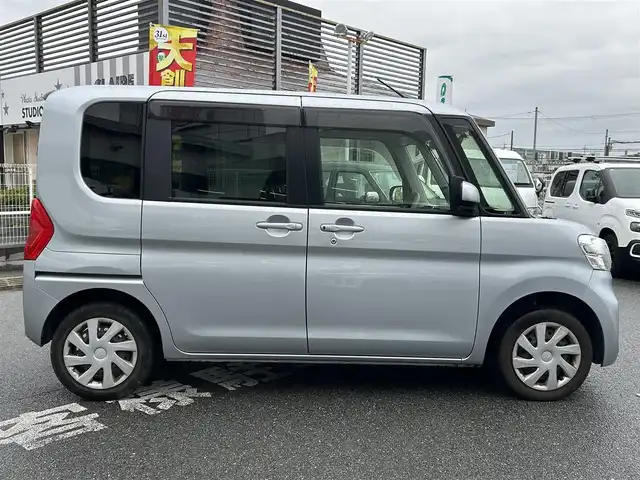 ダイハツ タント X 大分県 2014(平26)年 7.1万km ブライトシルバーメタリック ・1オーナー/・両側パワスラ/・純正ディーラーナビ(AVN-Z03iW)/BT/TV/DS//・ETC/・ドラレコ/・純正フロアマット/・電格ミラー/・オートLEDライト/・Pウィンドウ/・保証書・取説付