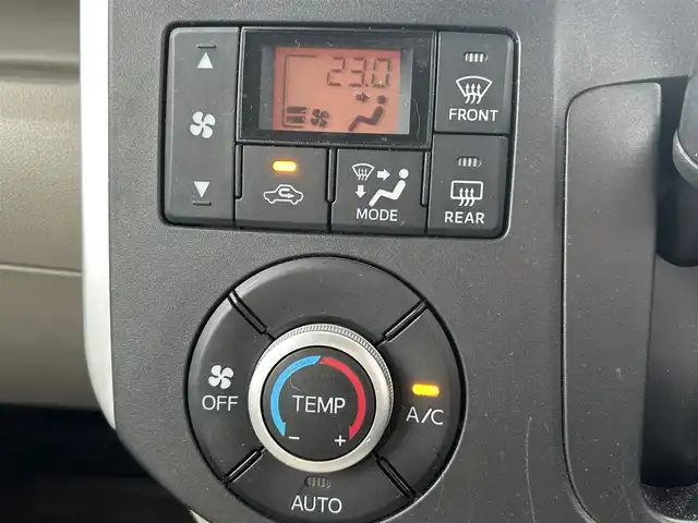 ダイハツ タント X 大分県 2014(平26)年 7.1万km ブライトシルバーメタリック ・1オーナー/・両側パワスラ/・純正ディーラーナビ(AVN-Z03iW)/BT/TV/DS//・ETC/・ドラレコ/・純正フロアマット/・電格ミラー/・オートLEDライト/・Pウィンドウ/・保証書・取説付