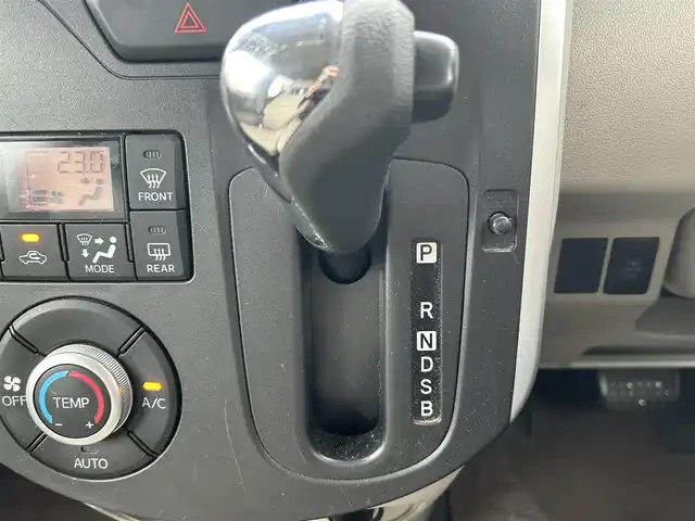 ダイハツ タント X 大分県 2014(平26)年 7.1万km ブライトシルバーメタリック ・1オーナー/・両側パワスラ/・純正ディーラーナビ(AVN-Z03iW)/BT/TV/DS//・ETC/・ドラレコ/・純正フロアマット/・電格ミラー/・オートLEDライト/・Pウィンドウ/・保証書・取説付