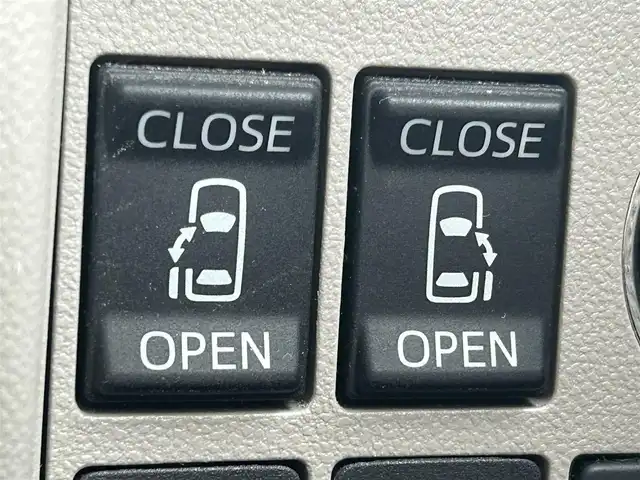 ダイハツ タント X 大分県 2014(平26)年 7.1万km ブライトシルバーメタリック ・1オーナー/・両側パワスラ/・純正ディーラーナビ(AVN-Z03iW)/BT/TV/DS//・ETC/・ドラレコ/・純正フロアマット/・電格ミラー/・オートLEDライト/・Pウィンドウ/・保証書・取説付