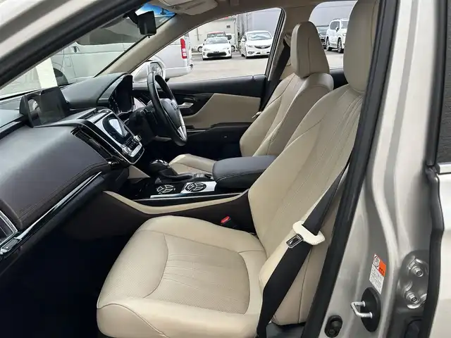トヨタ クラウン ハイブリッド G－エグゼクティブ 大阪府 2018(平30)年 3.8万km プレシャスシルバー 純正メモリナビ/（フルセグ/BT/CD/DVD）/バックカメラ/レーダークルーズコントロール/レーンキープアシスト/パドルシフト/プリクラッシュセーフティ/ブラインドスポットモニター/レザーシート（ベージュ）/前席パワーシート/エアーシート/全席シートヒーター/ハンドルヒーター/社外19インチAW（TWS）/デジタルインナーミラー型ドラレコ/後席サンシェード/ETC2.0/保証書/取扱説明書/スペアキー